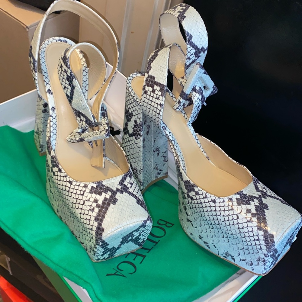 Bottega Veneta Tower Pump Faded Python Heels